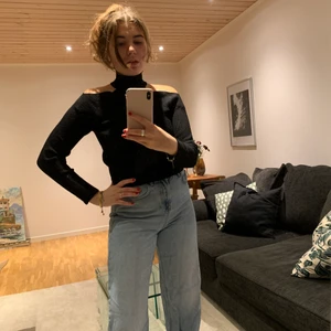 Ljusblå jeans från NAKD hög midja - Stört sköna och snygga jeans från NAKD i ljus jeansfärg. 