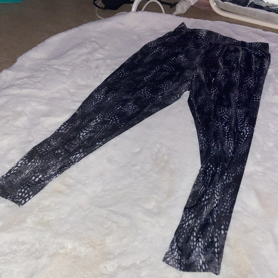 Svart vit stretchig träningsbyxor  - 90