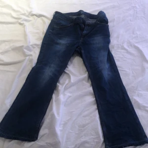 Ett par blåa jeans  - Aldrig använt 
