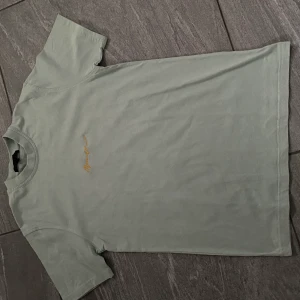 Tshirt  - Aldrig använd. 