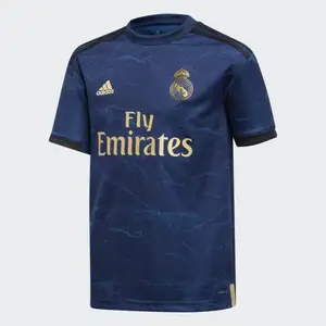 Helt ny Real Madrid borta tröja 19/20 som är helt oanvänd. Säljer eftersom att den tyvärr är för stor på mig som vanligtvis har S/M. Nypris: 900kr, skriv för fler bilder. Pris kan diskuteras