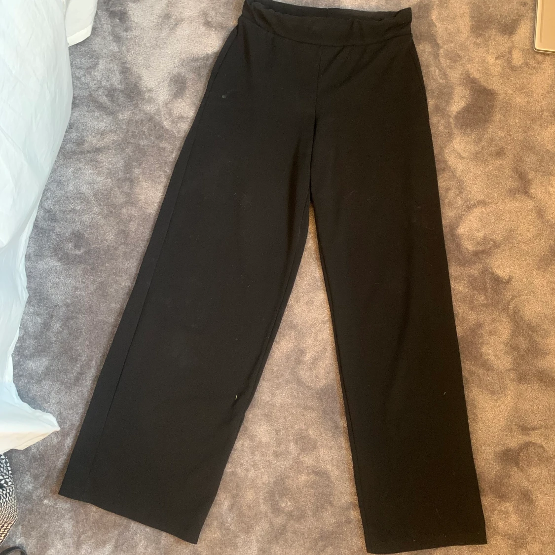 Svarta kostymbyxor 