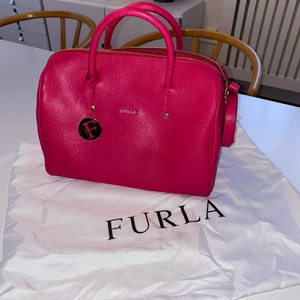 Oanvänd Furla väska - Oanvänd äkta rosa Furla väska, kommer med original påsen💗💗