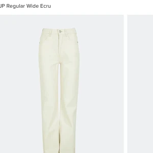 Jeans bikbok  - Säljer två jätte snygga jenas ifrån bikbok som tyvärr är för små nu. De blå är i storlek 34 och de beiga är i 36. Nypris: 600kr. Köp ett par för 200kr eller två för 350kr (frakt ingår inte!) 