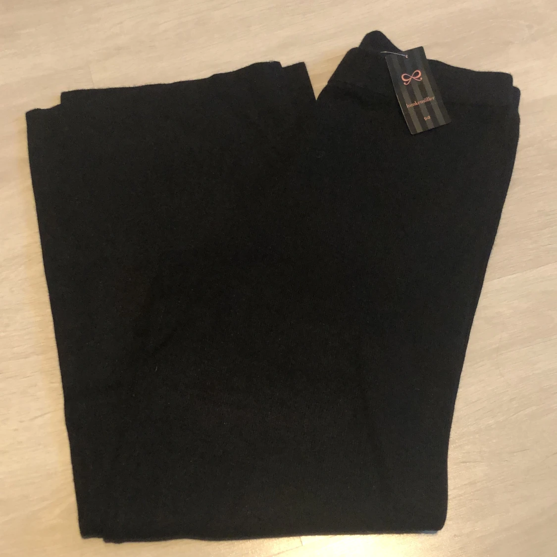 Stickat Mjukissätt från hunkemöller  - 90