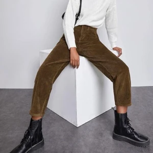 Brune fløjlsbukser s - God stand