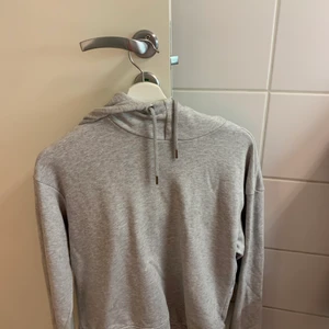Hoodie  - Fin hoodie från stadium säler för 100kr inklusive frakt (icke spårbar).