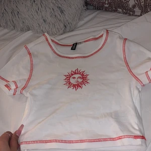 xs  - en fin tröja från hm aldrig använt bara en gång  hämtas i eskilstuna 