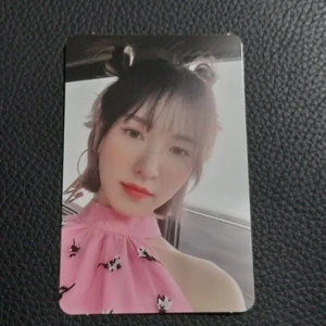 Red Velvet - Wendy PC - officiellt PC på Wendy från Red Velvets Reve Festival: Day 2 album. Frakten är inräknad i priset redan!