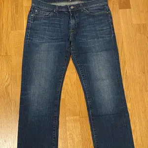 7 for all mankind jeans för HERRAR!         Pris kan diskuteras!!                        Insöm: 78cm  midja: 43cm  yttersöm: 103cm