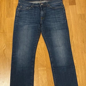 7 for all mankind jeans - herr - 7 for all mankind jeans för HERRAR!         Pris kan diskuteras!!                        Insöm: 78cm  midja: 43cm  yttersöm: 103cm