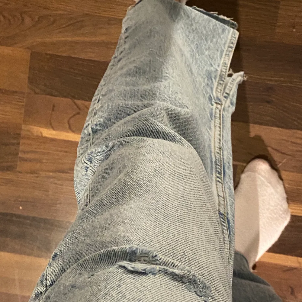 Jättesnygga långa jeans från Gina i storlek 36! Endast provade. Jag är 182cm lång. . Jeans & Byxor.