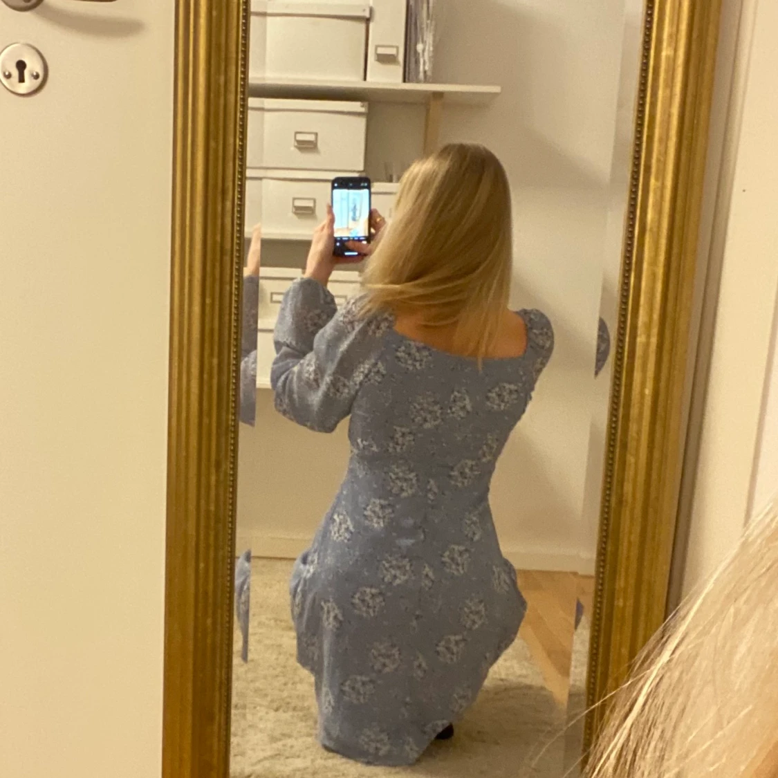 Blå blommig mini klänning - 91