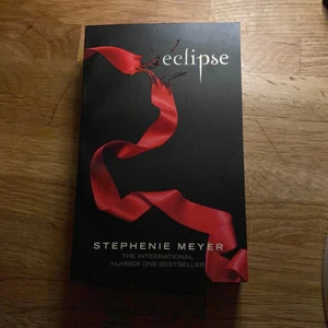 Bok - Eclipse bok(twilight3) köparen står för frakt