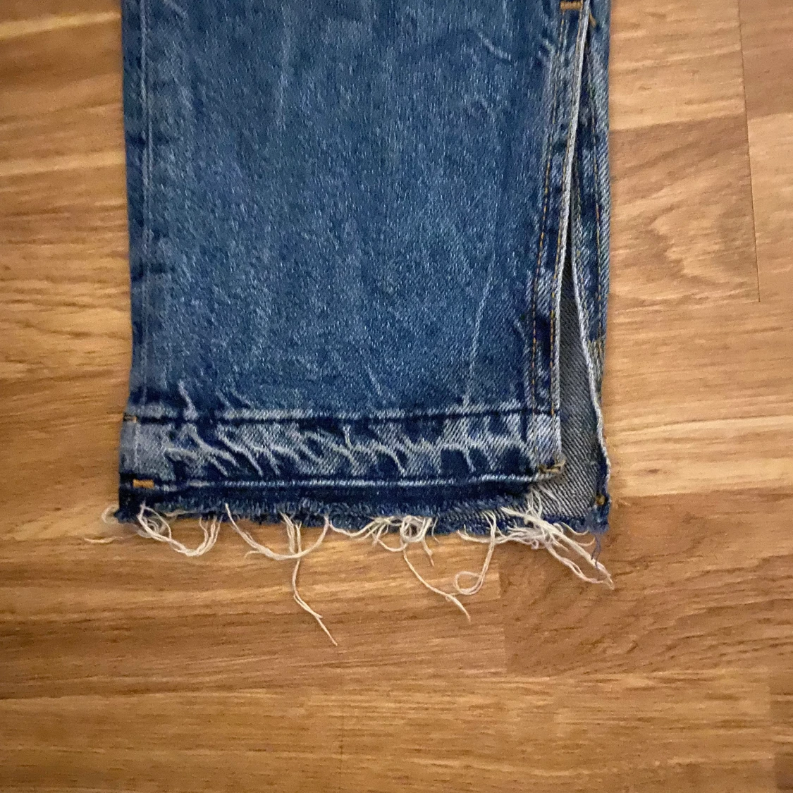 Straight jeans med slits  - 91