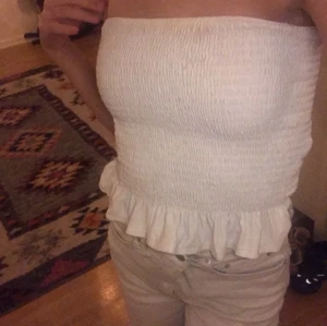 Strl s men kan användas som xs-xxs - Jätte fin tröja som är i bra skick men nästan aldrig använt kan både ha som kjol oxå om man vill de, OBS!! Köparen står för frakt💓