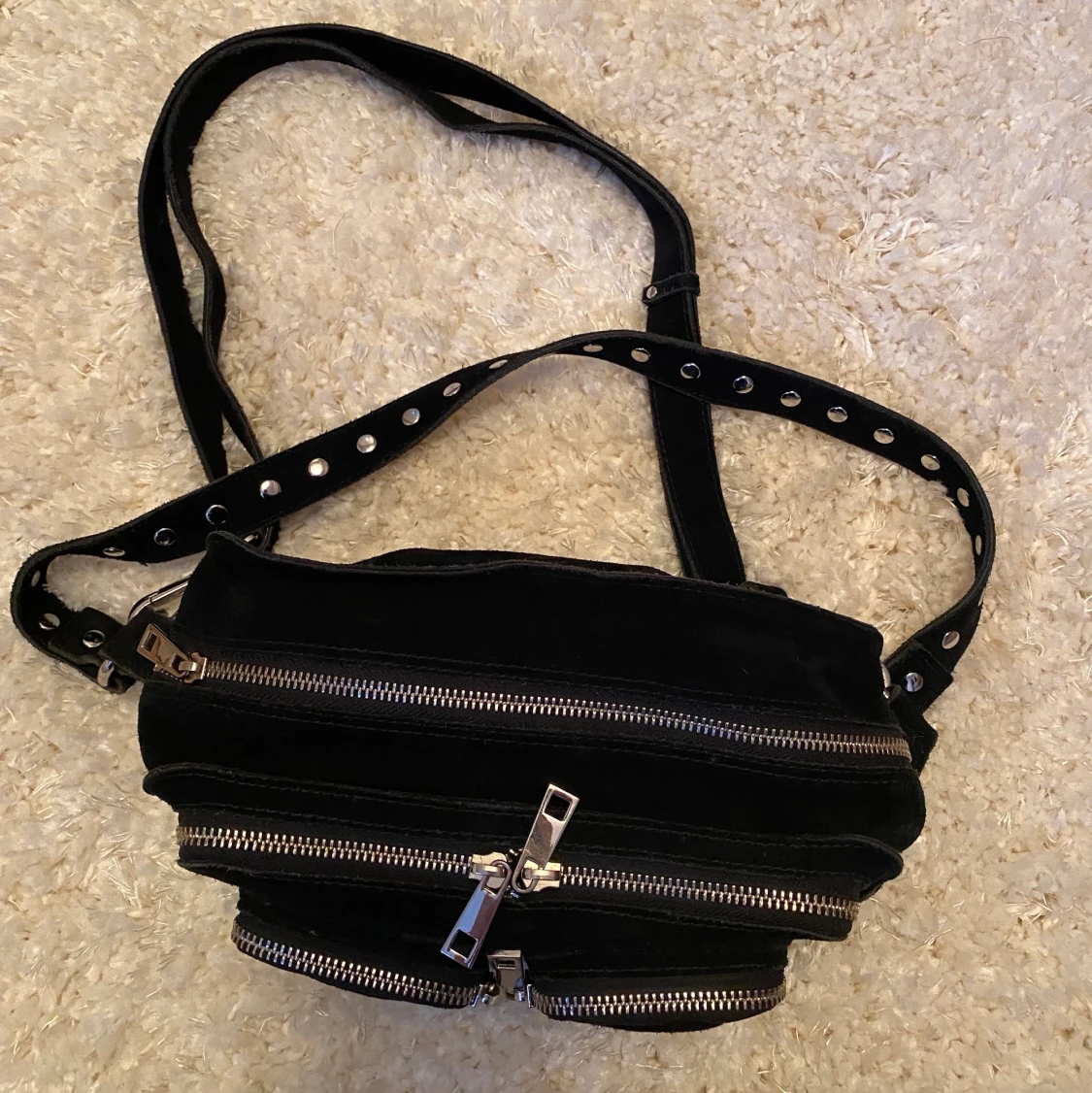 Svart mocha väska från märket Nunoo - 90