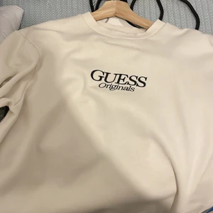 Guess urban outfitters sweatshirt - Guess UO sweat 