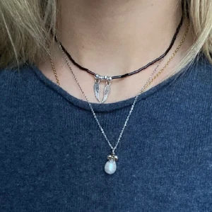 Halsband - Säljer det korta pärlhalsbandet 🖤 13kr frakt