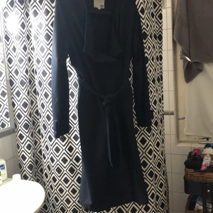 Mörk Blå kappa - Lätt använd mörk blå kappa 