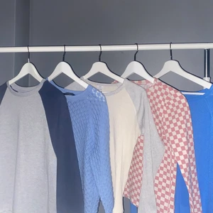 Tröjor  - Säljer alla dessa tröjor. Nr 1: Från Shein, Storlek S. Nr 2: Från French Connection, Storlek XS. Nr 3: Från Zara, Storlek 164 (13-14). Nr 4: Från Zara, Storlek 164 (13-14). Nr 5: Från Zara, Storlek S. <3 Hör av er för fler bilder eller pris.