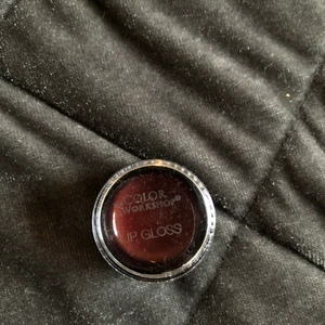 lip gloss - Läppglans från ”the color workshop”. Helt ny och oanvänd! Rosa/rött!