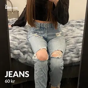 Säljer dessa fina jeans i storlek xxs/xs💛de är knappt använda och säljer de för 60 kr