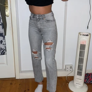 Hm byxor  - Helt nya byxor från Hm. Slutsålda överallt. Köpt för 360 säljer för 250. 