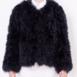 PELLOBELLO - Säljer min jättefina Pellobello i jättefint skick, nästan aldrig använd. Äkta päls. Storlek S. Nypris ca 1699kr