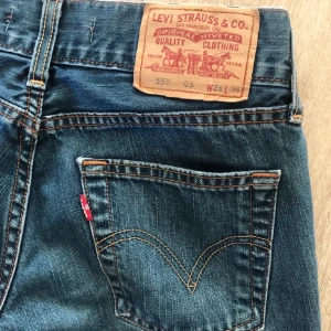 Levis lågmidjade jeans - As fina lågmidjade Levis jeans!!😍 Köpta här på plick men passade tyvärr inte mig:(( Hör av er vid intresse❤️