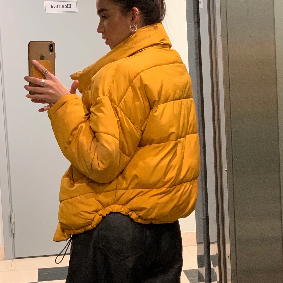 Gul dunjacka strl xs  - 90