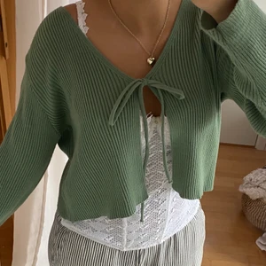 Kofta - Fin grön kofta från Pretty Little Thing®️💚 