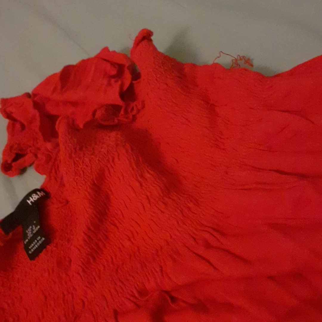M/L. Röd och Julstämningslinne, *H&M. - 91