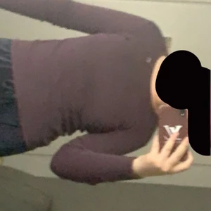 Tröja - Den är bara andvända några gör gånger. Den är jätte fin också.