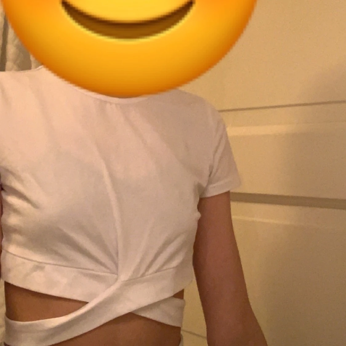 Tröja från shien . Budet börjar på 40kr. Om ni vill ha mer bilder kom priv