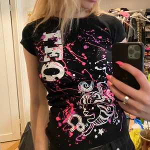 T-shirt  - söt tröja med stjärntecken Leo 