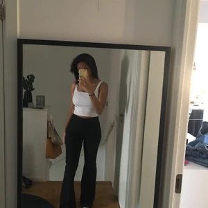 Kostymbyxor - Säljer mina fina kostymbyxor som jag köpte på zara. Dem har inte kommit till någon användning på sista tiden men dem är sååå sköna 💞💞