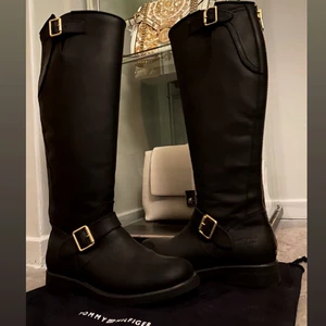 Johnny bulls storlek 36 - Använder ej, i bra skick. Vid snabb köp kan pris disskuteras