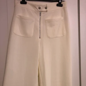 Byxor - Helt nya byxor från bikbok i stl M. Pris kan diskuteras. 
