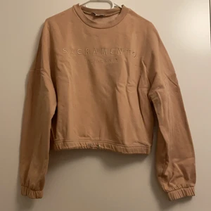 Beige tröja  - Beige tröja från Chiquelle i storlek XS. Passar även S och M. Använd några gånger och i bra skick 