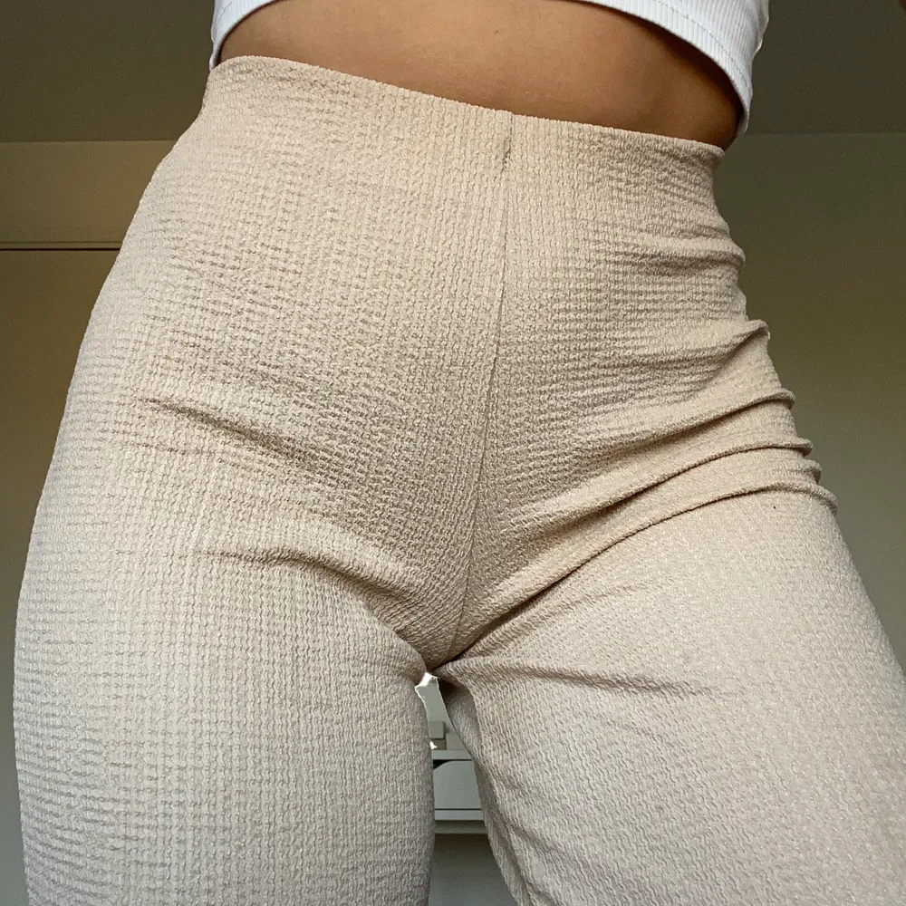 Snygga och sköna beiga byxor ❤️‍🔥. Jeans & Byxor.