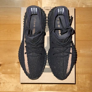 Yeezy Boost 350 V2  - Yeezy Boost 350 V2 Core Black Copper Size: US9,5 - 43 1/3. Condition: 8/10