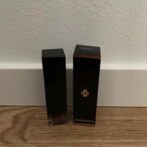 Liquid lipstick  - Oanvänd liquid lipstick i färgen Meet Philou