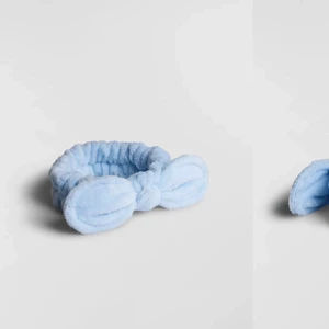 Bowie hair band ljus blå - Jätte fint helt oanvänt hårband. Fick två i födelsedagspresent därför säljer jag en. 💙