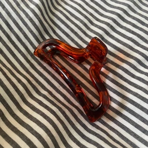 hårklämma  - Hårklämma, fraktas mot fraktkostnad