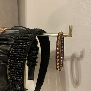 Edblad - As snyggt brunt armband från edblad som tyvärr inte kommer till användning då jag har andra armband✨