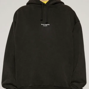 Acne huvtröja - Acne huvtröja, använd någon gång bara, storlek S. Nypris ca 3200. Säljes för 2000kr