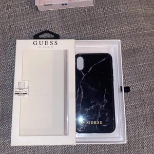 GUESS los angeles  - Ett svart marmor skal passar för iPhone X/XS