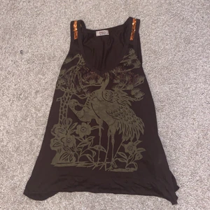 Cool tröja - Cool tröja från Only i ok skick, därför säljer jag billigt! Skicka privat för fler bilder<3