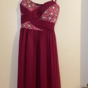 Bridesmaid klänning  - Jag har 3 av dessa varav 2 är S & en M. 200kr/st